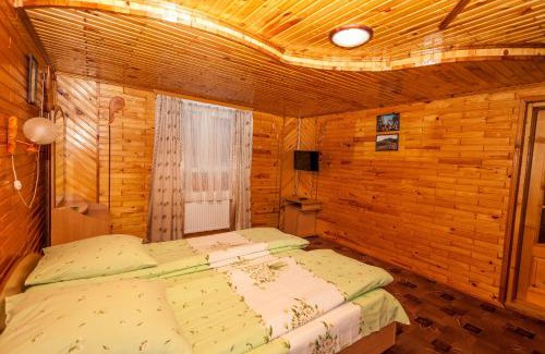 Tatariv Cabin | Smerekova Hata