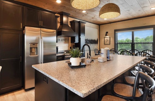 Sevierville Ski Chalet | Smith Creek Reserve Luxury | Waterpark & Mountain Views