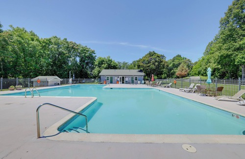 Moneta House | Smith Mountain Lake Home w/Private Hot Tub & Dock