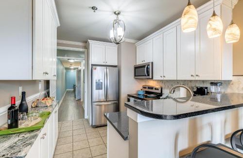 Huddleston Apartment | Smith Mountain Lake Retreat with Resort Amenities!