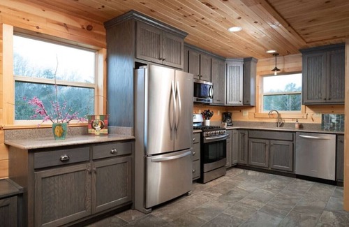 Dandridge Cabin | Smoke Rise Barn · Great Lake Front, Large Dock, 4bdrm, Pool Table