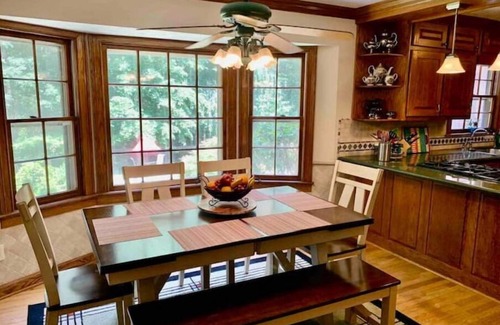 Stone Mountain House | SmokeRiseRetreat, Holiday Haven with Every Comfort