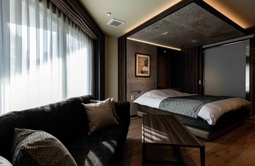 Hiroshima City Centre Hotel | Smoking Suite double room with balcony with bat/Hiroshima Hiroshima