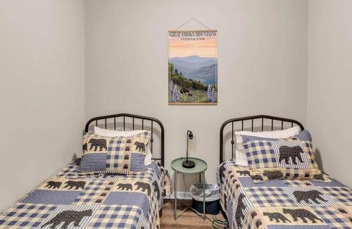 Bryson City House | Smoky Bear Lodge at Gr Smoky Mtn Park