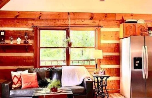 Townsend Cabin | Smoky Mountain Cabin With Private Deck Hot Tub Close to National Park