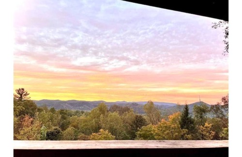 Townsend Cabin | Smoky Mountain Cabin With Private Deck Hot Tub Close to National Park
