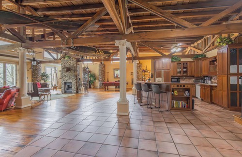 Bryson City House | Smoky Mountain RR Polar Express Loft, minutes from GSM national park