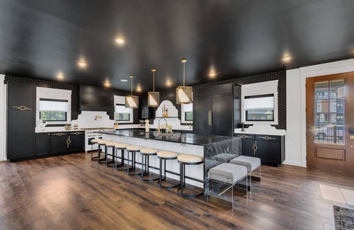 Wears Valley Cabin | Smoky Mtn Ultra Luxury Cabin, Waterpark, PS5, IndoorPool, Pool Table, 8Bsleeps26