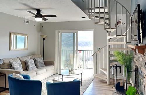 Gatlinburg - Pigeon Forge Apartment | Smoky Sunrise Getaway - Deer Ridge Mountain Resort C305