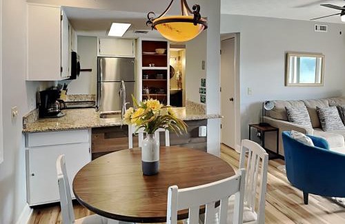 Gatlinburg - Pigeon Forge Apartment | Smoky Sunrise Getaway - Deer Ridge Mountain Resort C305