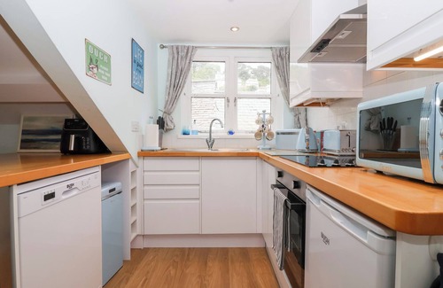 Looe Cottage | SMUGGLERS LOFT, romantic, character holiday cottage in Looe
