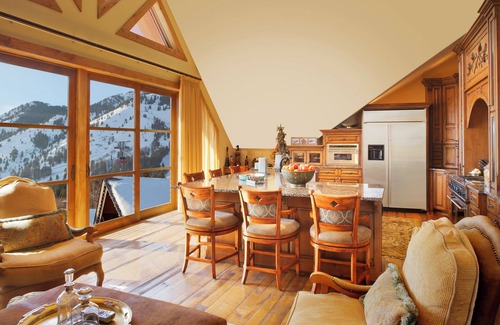 Teton Village Hotel | Snake River Lodge - Amenities at Sister Property