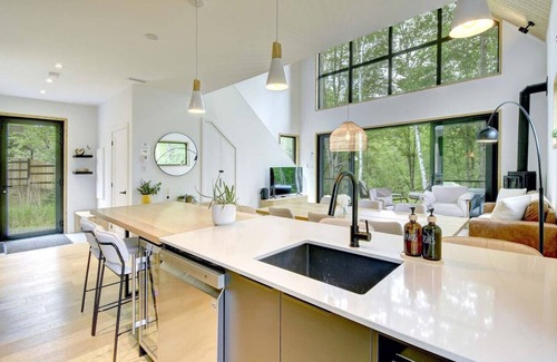 Mont-Tremblant Ski Chalet | Snohaus Chalet with Private Hot Tub