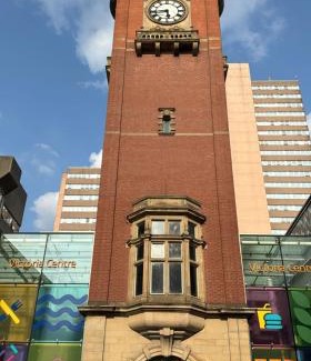 Nottingham City Centre Apartment | "Snooze Central" - City Centre Apartments above Victoria Centre Shopping Centre with full Kitchen in Milton Street - up to 4 Beds - most Central Location next to the Hilton Hotel - Outdoor Parking for Cars or Vans five pounds a day - Sunday 1pm Check-Out