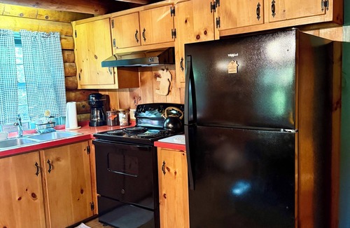 Wardsboro House | Snow Mountain Lodge- 6 miles from Mt Snow. Ski, Indoor Pool, Golf, Hike, Relax!
