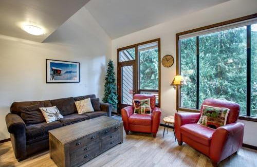 Glacier House | Snowater Condo 06 with Great Resort Amenities