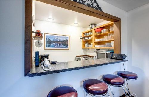 Glacier House | Snowater Condo 06 with Great Resort Amenities