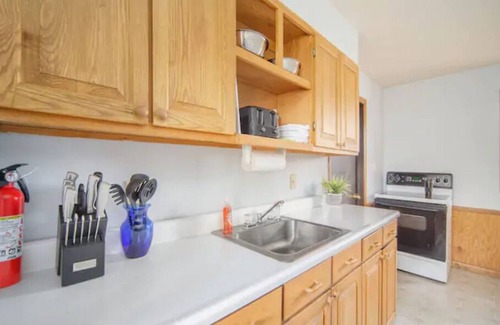 Gaylord House | Snowbelt Bunkhouse