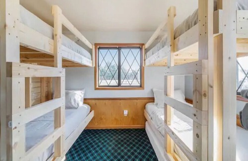 Gaylord House | Snowbelt Bunkhouse