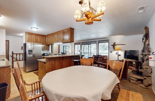 Montgomery Estates House | Snowbird-friendly house near skiing with hot tub & wood-burning fireplace