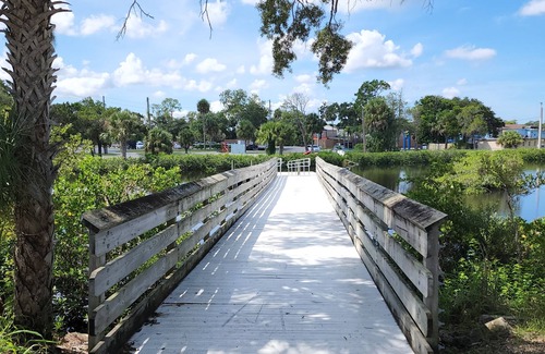 Port Richey Cottage | Snowbird friendly, amazing location!