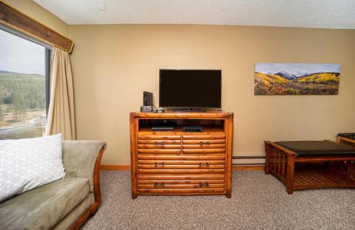 Winter Park House | Snowblaze Condos Building E unit 310 by Stay Winter Park