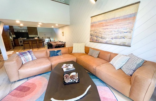 Mammoth Lakes Condo | Snowcreek 460- High End Modern Townhouse, Beautiful Views, On Mammoth Creek