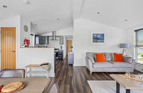 Lifton House | Snowdrop Lodge, 9 Roadford Lake Lodges