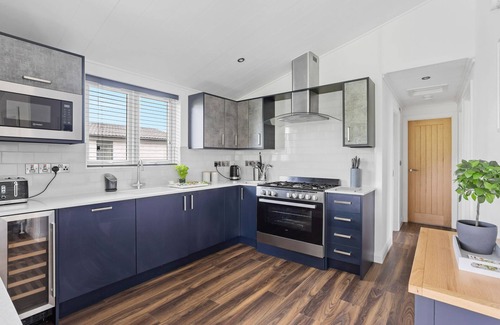 Lifton House | Snowdrop Lodge, 9 Roadford Lake Lodges