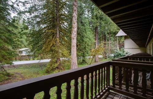 Glacier Apartment | Snowline Lodge Condo #9 - Convenient - Inexpensive