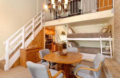 Snowmass Village Apartment | Snowmass,Timberline, #301,Large Ski in Ski out Studio Loft