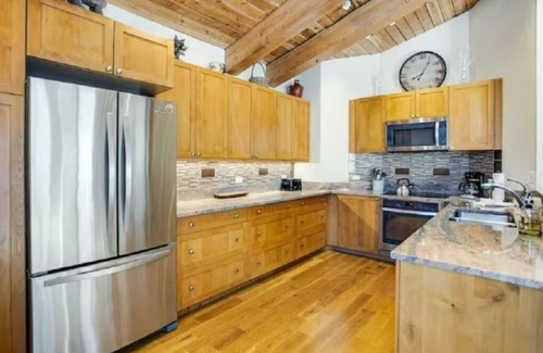 Snowmass Village Condo | Snowmass Village | 2 Bedroom | Ski-In, Ski-Out
