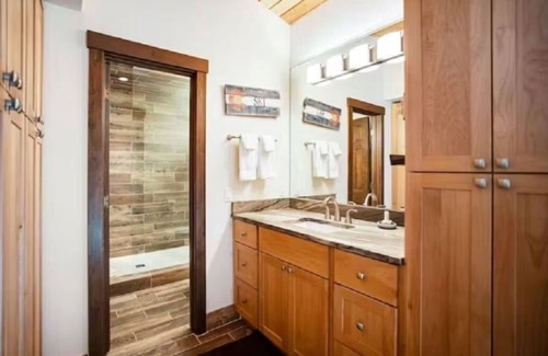 Snowmass Village Condo | Snowmass Village | 2 Bedroom | Ski-In, Ski-Out