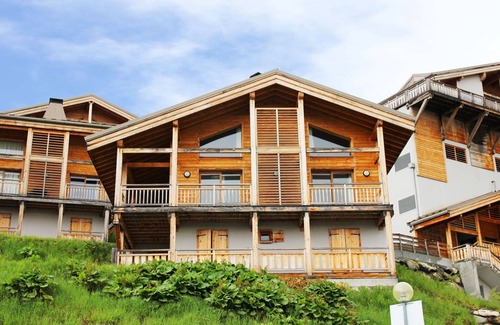 Flaine Ski Chalet | Snowy Chalet w/Views
