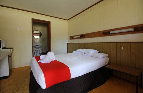 Adaminaby Hotel | Snowy Mountains Resort and Function Centre