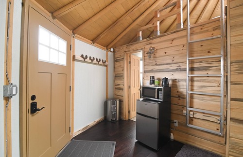 Centennial House | Snowy Range Yurt Cabins - Green Yurt