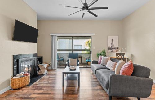 South Scottsdale House | Snug 2br Condo W Pool, Patio, Wd Near Old Town
