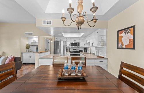 South Scottsdale House | Snug 2br Condo W Pool, Patio, Wd Near Old Town