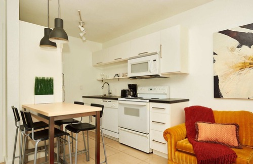 Lauderdale Beach Apartment | Snug Apart Walking Distance to the Beach, F.Lauderdale, Wifi, BBQ, Gated