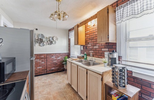 Niagara Falls House | Snug Escape Close To Niagara Falls 2 Bedroom Home