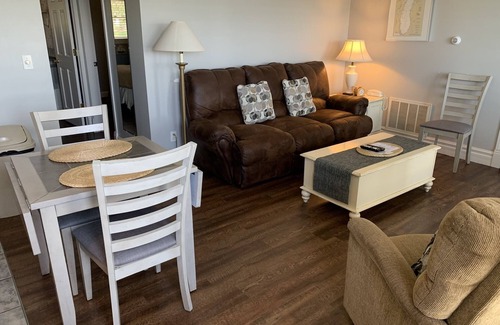 Sturgeon Bay Cottage | Snug Harbor Inn - Luxury Cottage 1