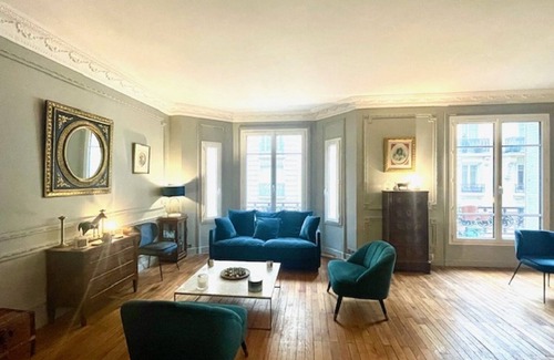 Quartier de l'Ecole-Militaire Apartment | ❤️So Chic Paris Apt❤️Eiffel Tower❤️Ideal Location°3Bdr°6/8 P❤️RIS