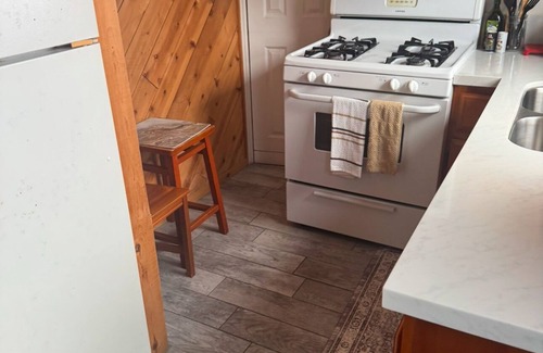 San Diego House | SO Cute Beach Studio bungalow in North Mission Beach 92109 - AJ George Broker