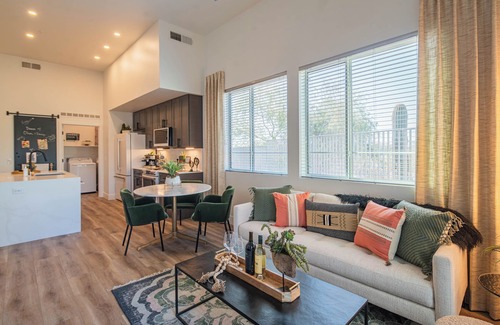 Desert View Village Condo | Soak, Focus, Refresh Pool Dedicated Desk Laundry