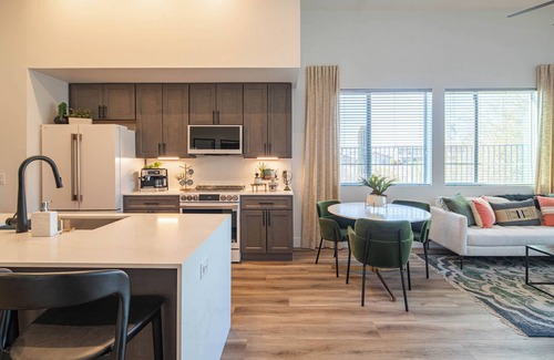 Desert View Village Condo | Soak, Focus, Refresh Pool Dedicated Desk Laundry