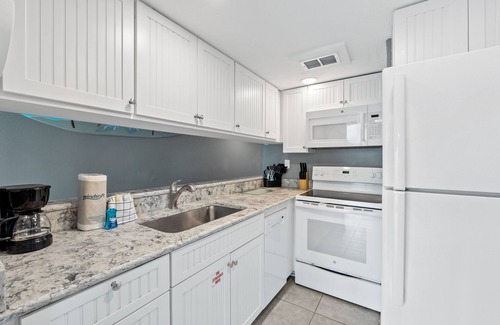 Panama City Beach Condo | Soak Up Summer with Limited-Time Rates