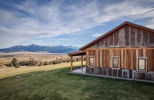 Livingston House | Soaring Eagle Guest Cabin