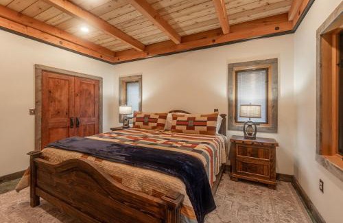 Livingston House | Soaring Eagle Guest Cabin