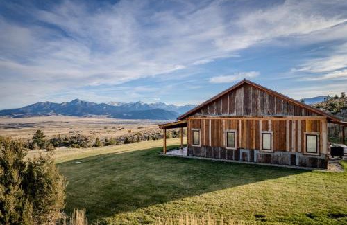 Livingston House | Soaring Eagle Guest Cabin