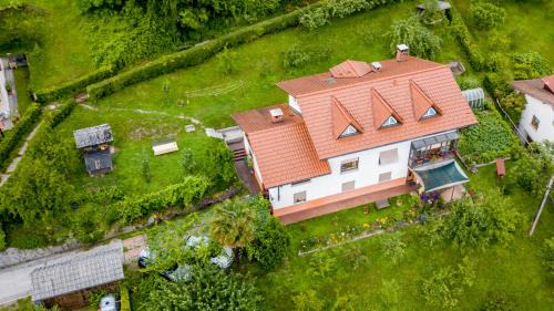 Tolmin House | Sobe Černilogar